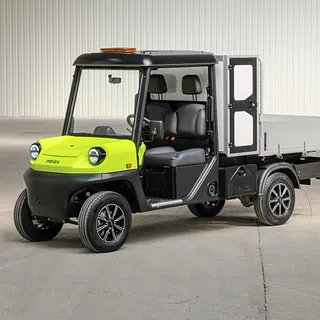 Den nye Melex N.30 er en ny model i vores sortiment. Moderne, komfortabel og praktisk. Udstyret med en automatisk elektrisk bremse, som øger brugerens sikkerhed. Styresystemet er også blevet forbedret i den nye model, hvilket sikrer endnu større præcision og kontrol over køretøjet. En ny funktion i vores køretøj er brugen af et touch-display, som forbedrer komforten og det indvendige design. Køretøjet drives af en energieffektiv og vedligeholdelsesfri vekselstrømsmotor med en effekt på op til 8,0 kW. Hvis kunden ønsker det, kan aluminiumskassen udskiftes med en specialkonstruktion. Vælg en af de mange konfigurationer af vores køretøj, og tilpas det, så det passer til dine behov.